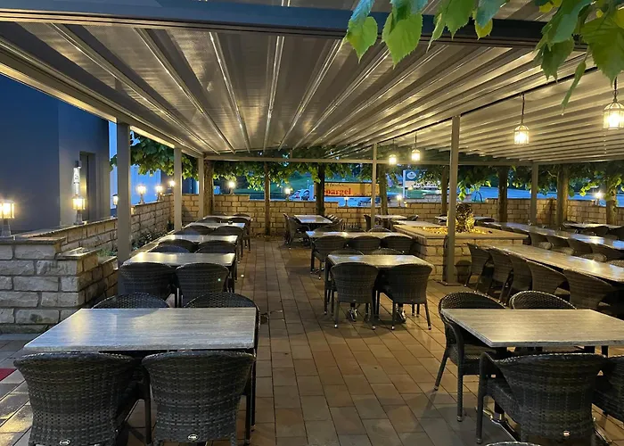 Lightplace • Grosse Unterkunft • 3 Schlafzimmer • Boxspring • Smart Tv • Biergarten • Restaurant