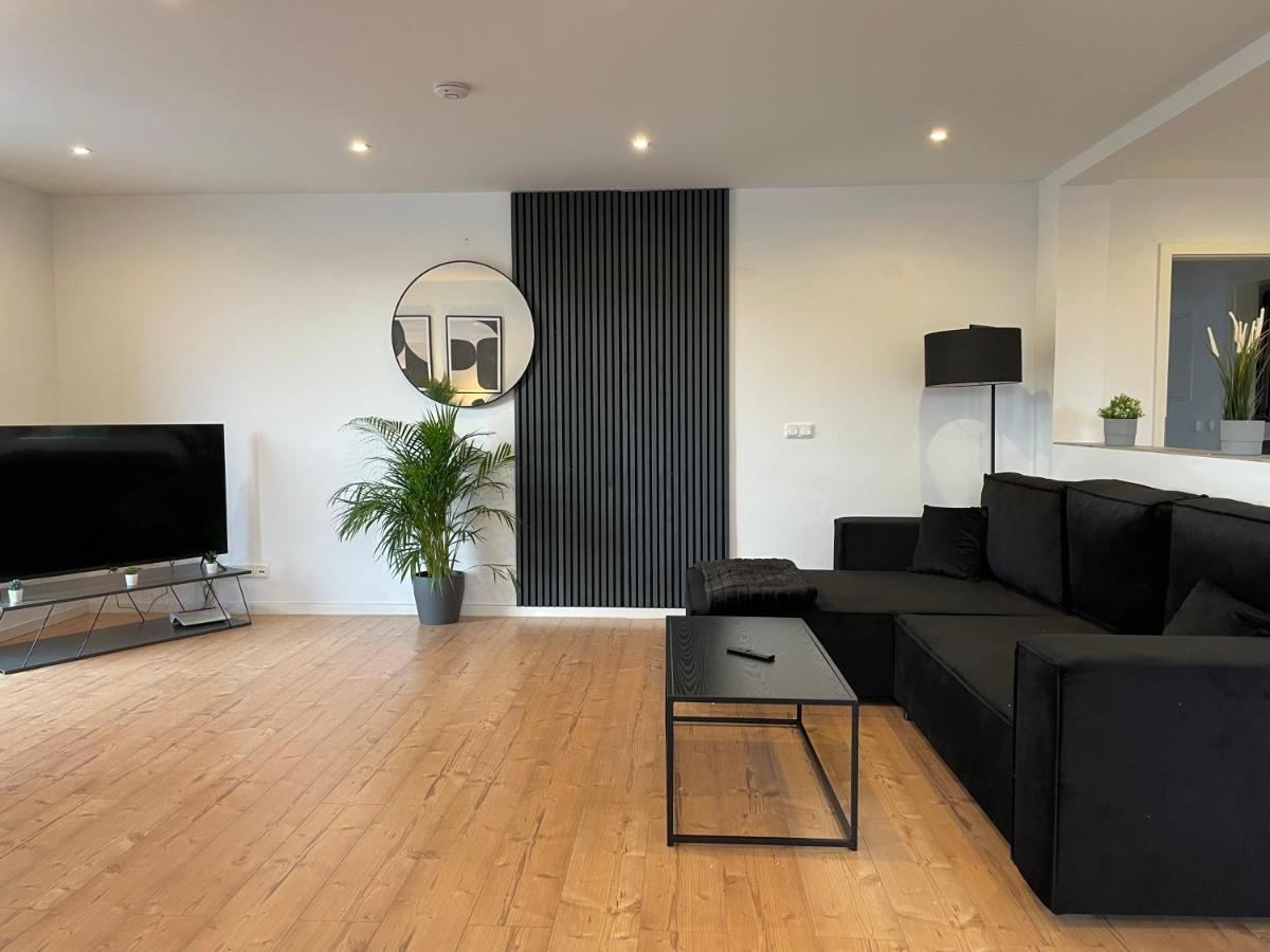 Lightplace • Grosse • 3 Schlafzimmer • Boxspring • Smart Tv • Biergarten • Restaurant