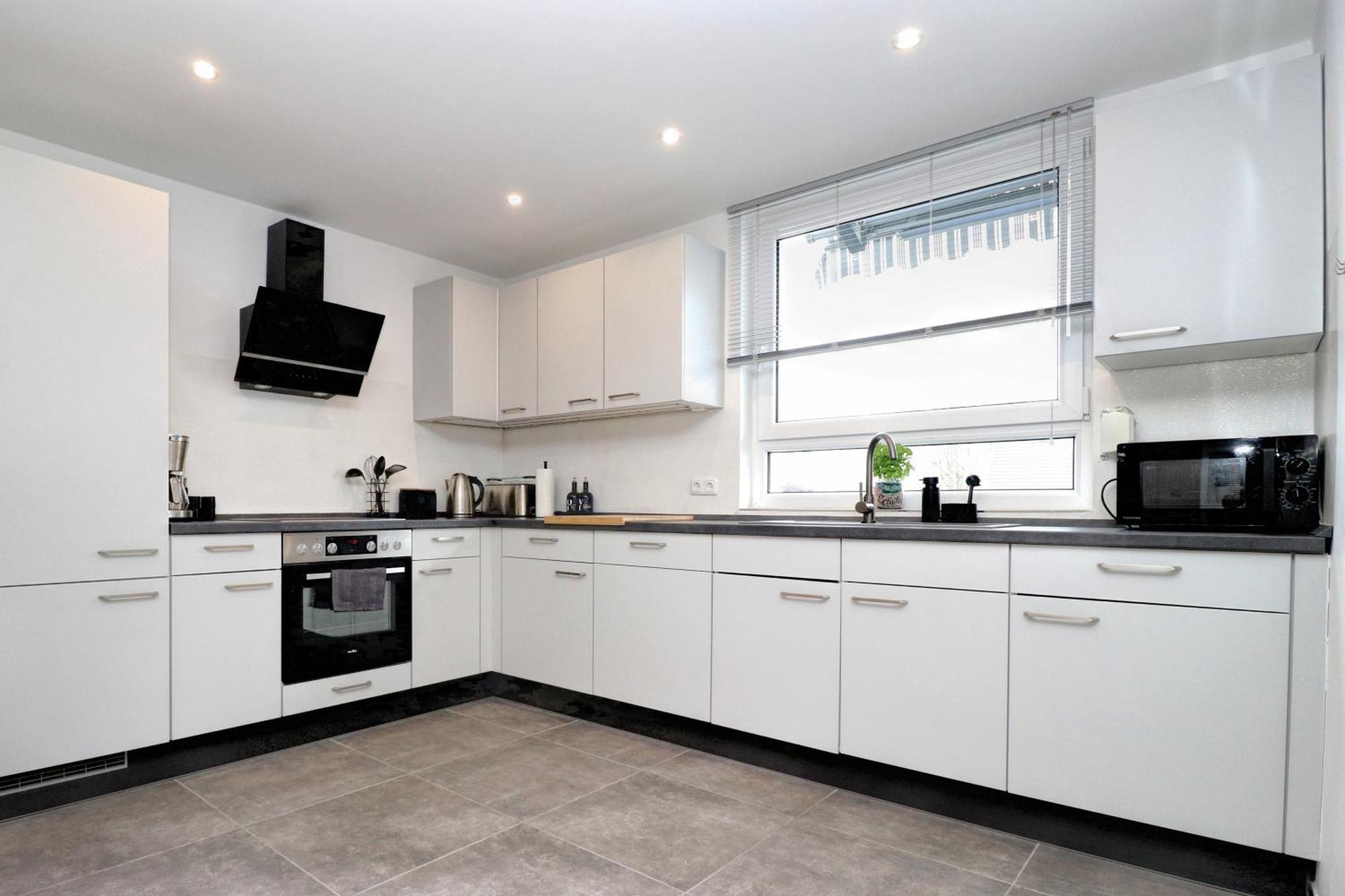 Apartment Lightplace • Grosse • 3 Schlafzimmer • Boxspring • Smart Tv • Biergarten • Restaurant
