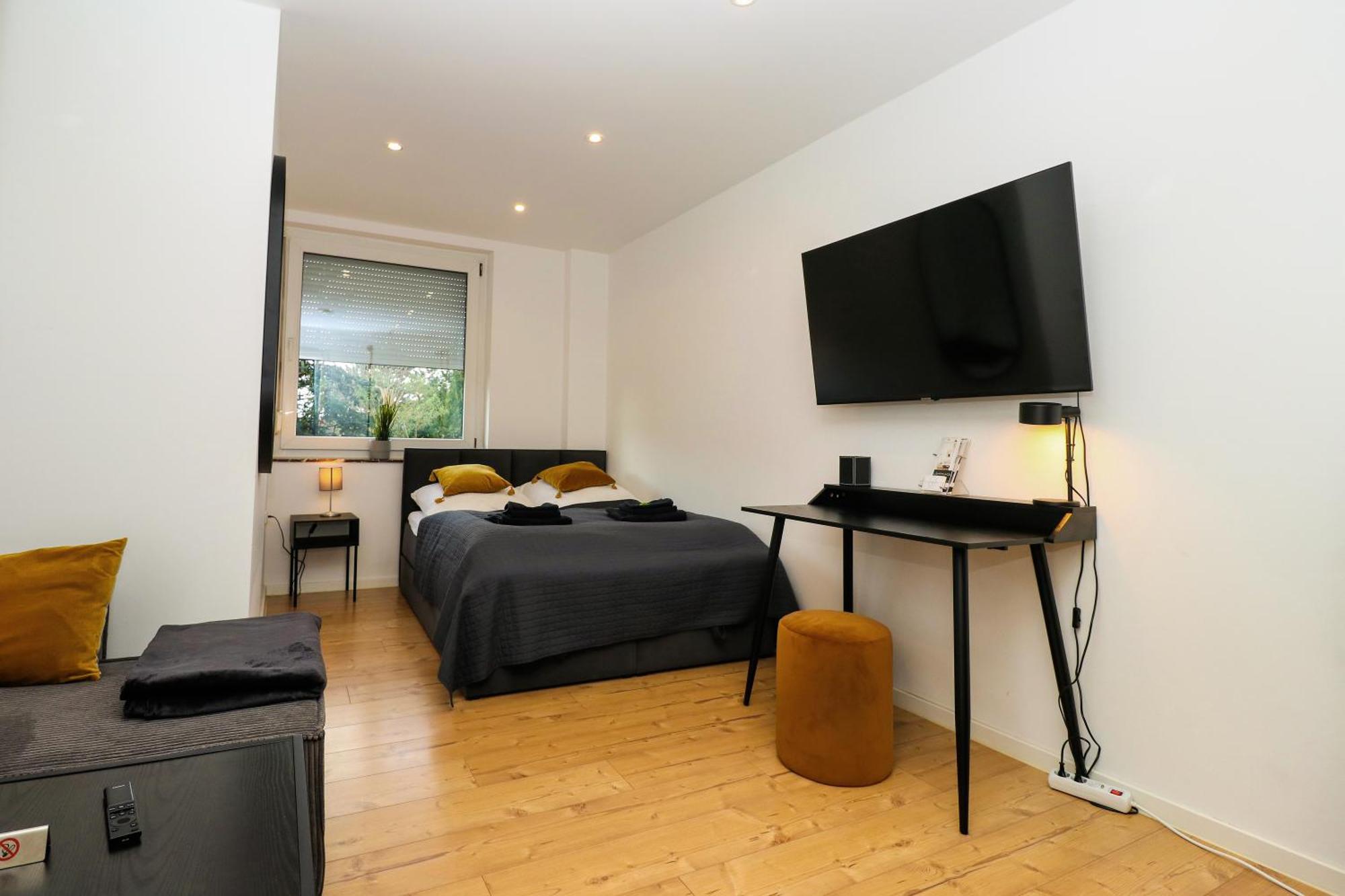 Lightplace • Grosse • 3 Schlafzimmer • Boxspring • Smart Tv • Biergarten • Restaurant *