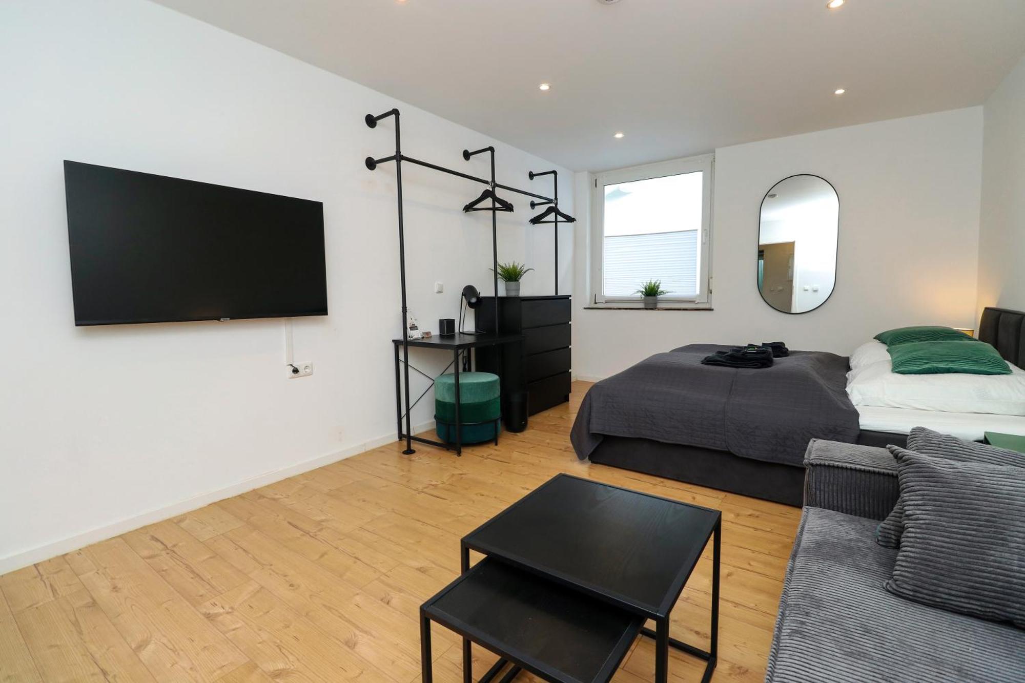 Lightplace • Grosse • 3 Schlafzimmer • Boxspring • Smart Tv • Biergarten • Restaurant * Braunschweig