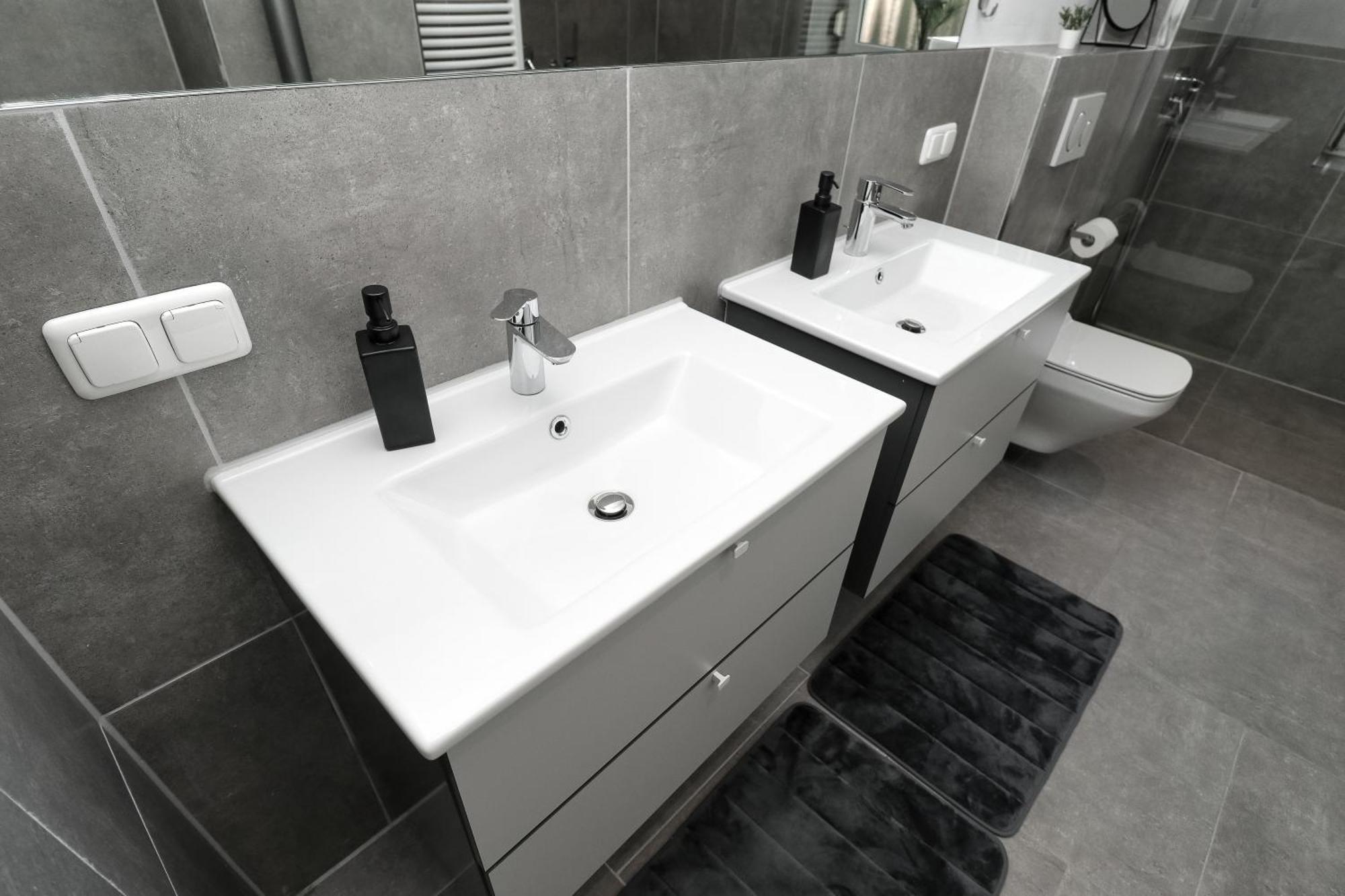 Lightplace • Grosse • 3 Schlafzimmer • Boxspring • Smart Tv • Biergarten • Restaurant Apartment