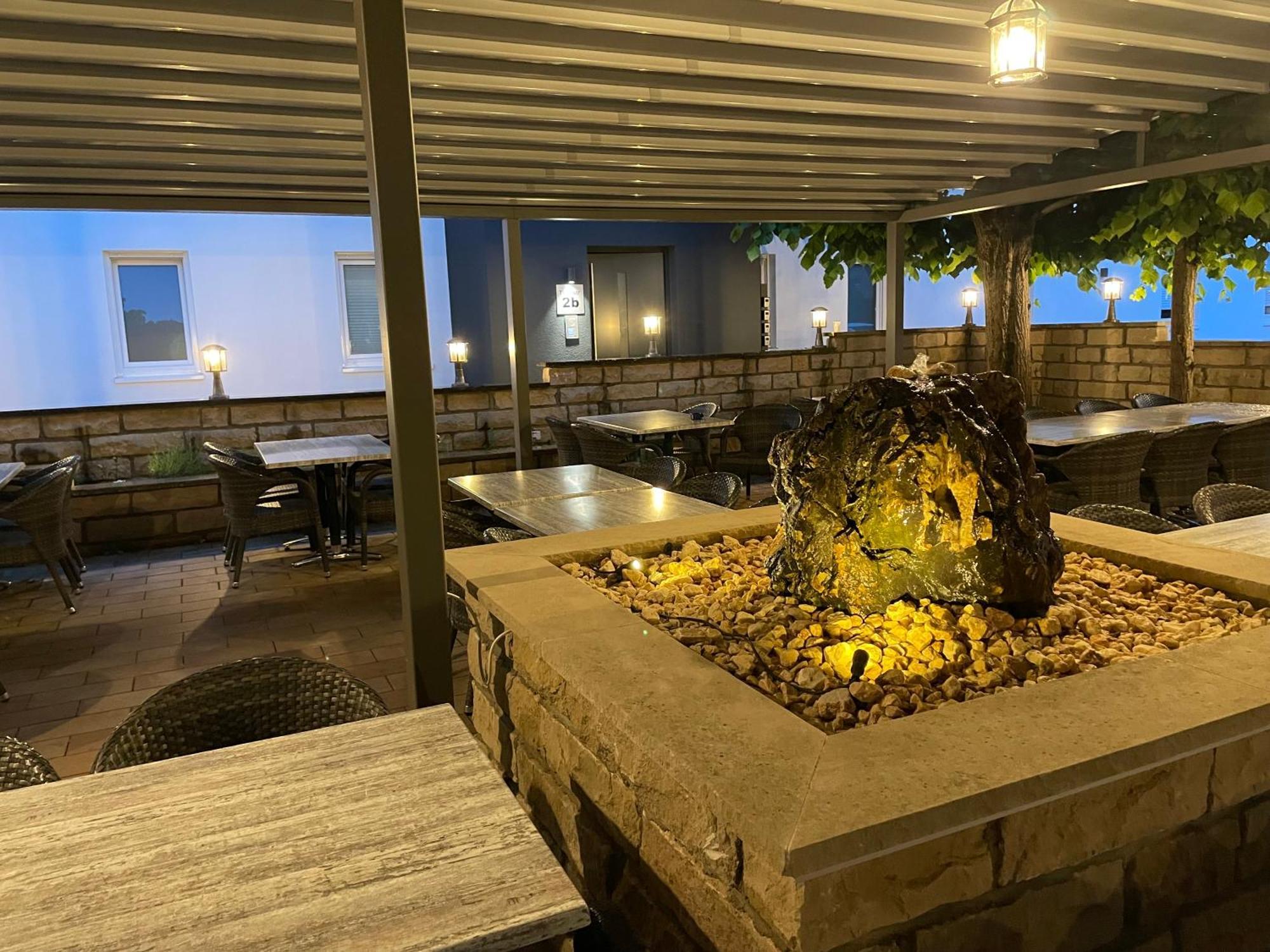 Lightplace • Grosse • 3 Schlafzimmer • Boxspring • Smart Tv • Biergarten • Restaurant * Braunschweig