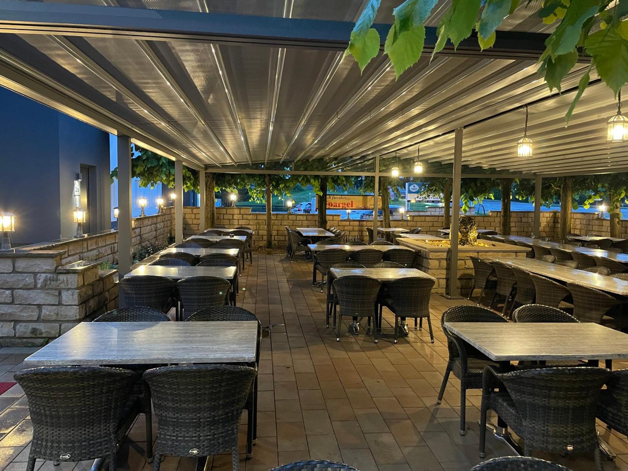 Lightplace • Grosse • 3 Schlafzimmer • Boxspring • Smart Tv • Biergarten • Restaurant Apartment